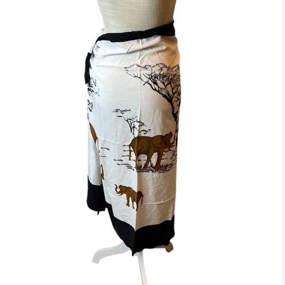 AFRO DANISH COLLECTIONS Beach Kanga Design 3 - Elephants - Picture 4 of 6